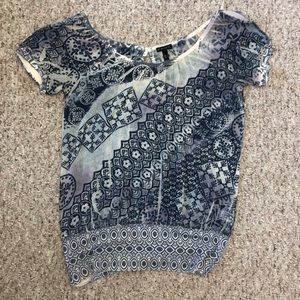 😍 really pretty blue and cream shirt! Need a tank